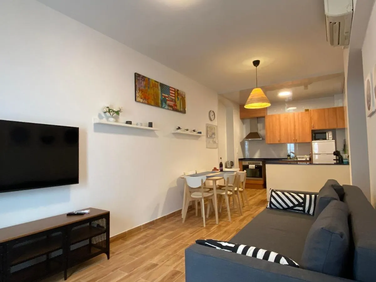 Apartments Sant Lluis Center, 2 Min Walk From The Sea Lloret de Mar