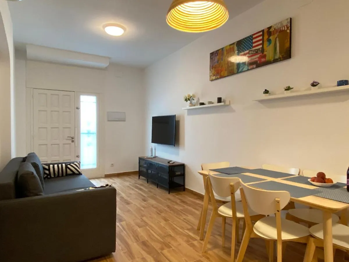 Apartments Sant Lluis Center, 2 Min Walk From The Sea Lloret de Mar