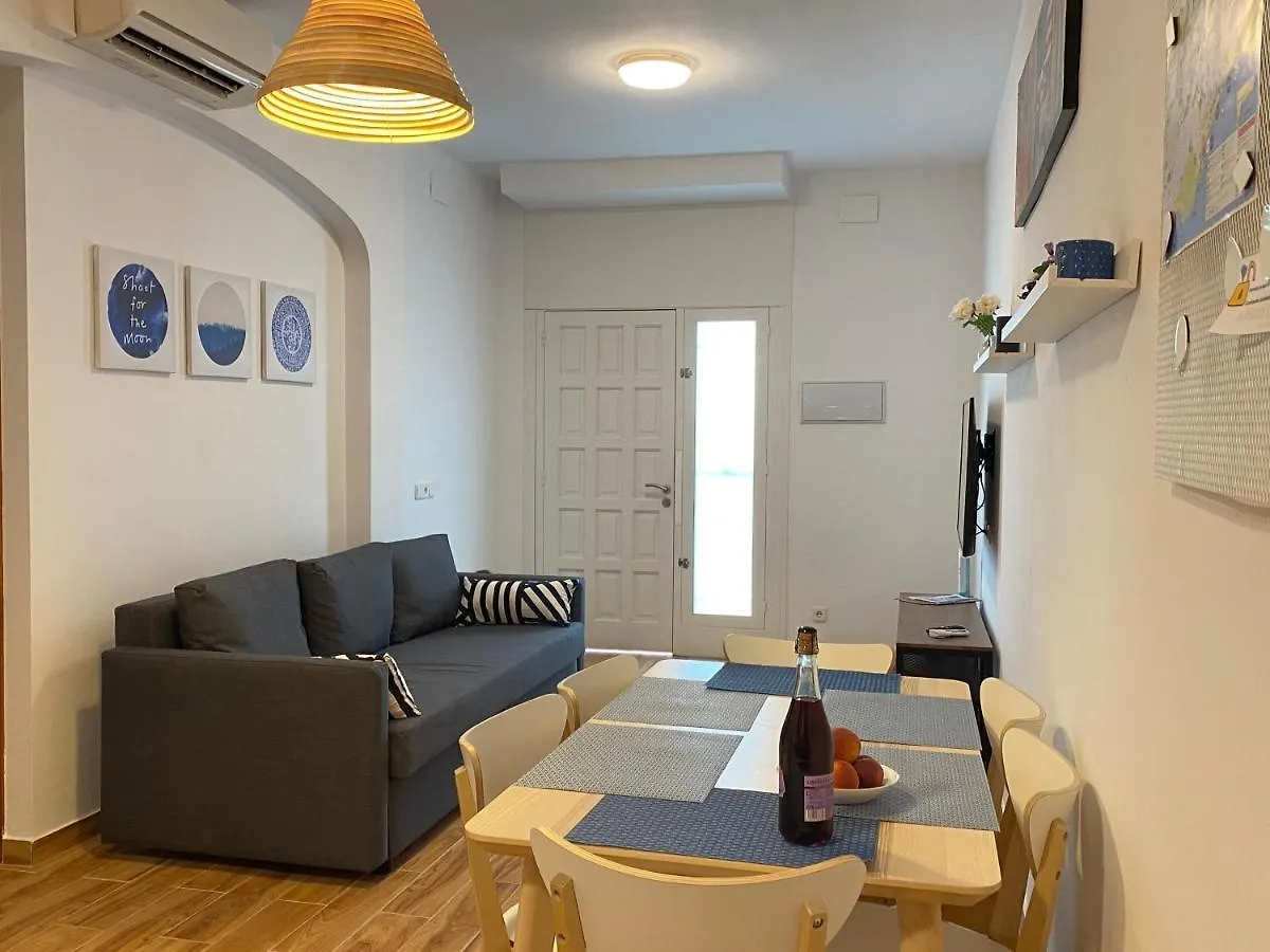 Apartments Sant Lluis Center, 2 Min Walk From The Sea Lloret de Mar